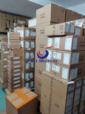 FG-81F 8 x porte RJ45 GE 2 x porte WAN multimediali condivise RJ45/SFP 128 GB SSD Design compatto