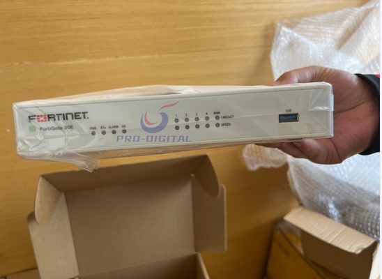 Firewall cablato Fortinet FG-30E 900 mila sessioni simultanee per una sicurezza robusta