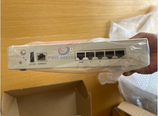 Firewall cablato Fortinet FG-30E 900 mila sessioni simultanee per una sicurezza robusta