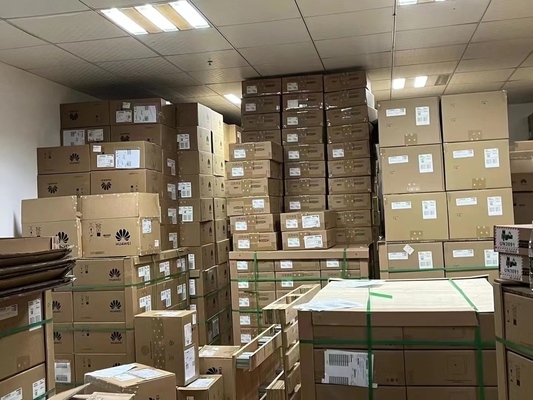S5735-L48T4X-A1 Telecomunicazioni 48 porte 10 Gig SFP Network Switch con velocità di trasmissione di 10000Mbps