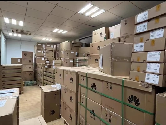 Huawei S5731-S24T4X Switch di rete con porte 24*10/100/1000BASE-T e porte SFP 4*10GE